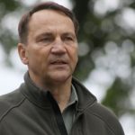 Сікорський закликав НАТО підготувати рішучу відповідь на смертельну гібридну атаку Росії